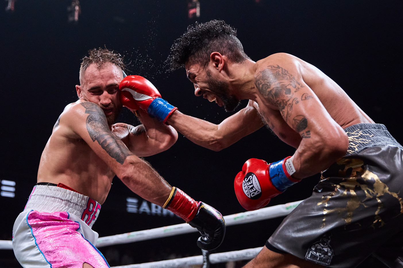 JAMAL JAMES AND VE SHAWN OWENS SHINE IN FRONT OF PACKED MNPLS ARMORY ON ...